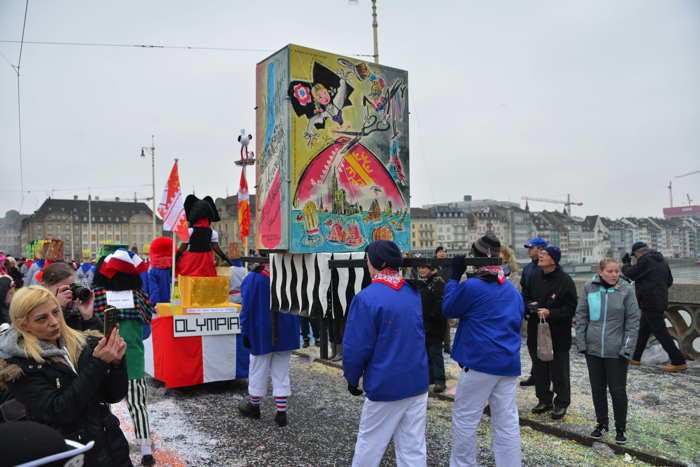 — Défilé sur le Mittlere Brücke — Carnaval — Bâle/Basel —